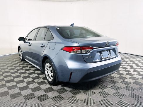 Used 2024 Toyota Corolla LE FWD image 5