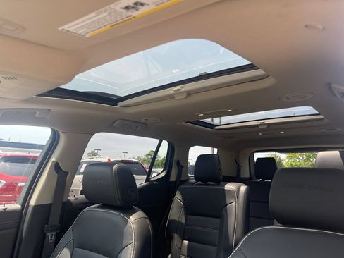 Used 2019 GMC Acadia Denali w/ Technology Package AWD/4WD image 11