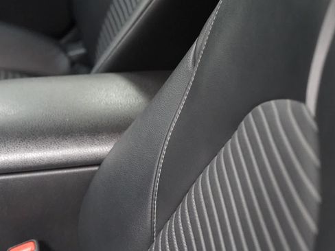 Used 2020 Toyota Camry SE w/ Convenience Package FWD image 19