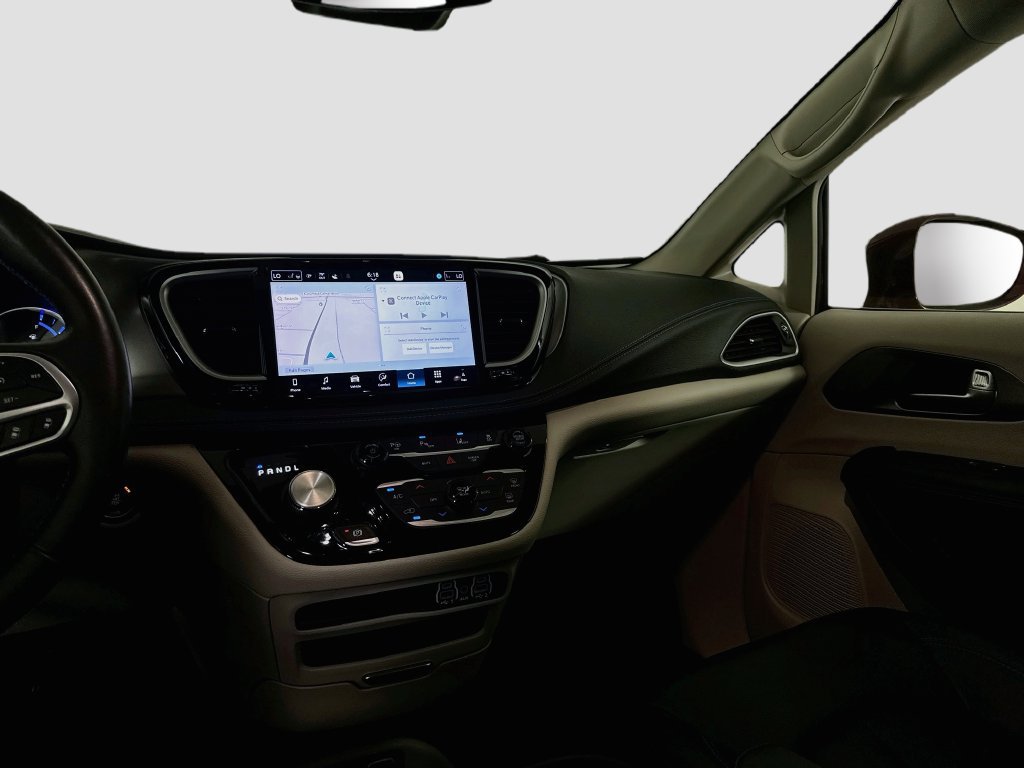 Used 2021 Chrysler Pacifica Touring-L FWD image 23