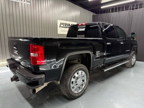 Used 2019 GMC Sierra 2500 Denali w/ Duramax Plus Package AWD/4WD image 3