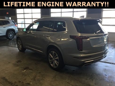 Used 2025 Cadillac XT6 Premium Luxury image 7