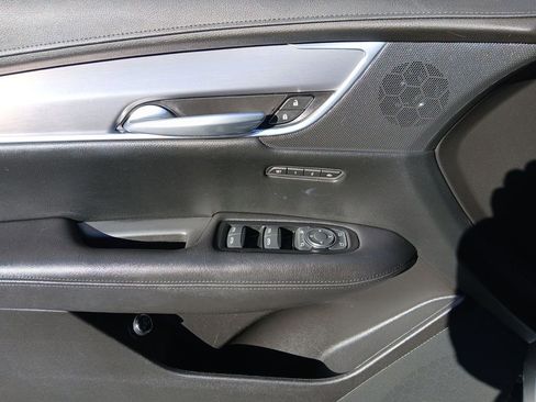 Used 2019 Cadillac XT5 Luxury image 12