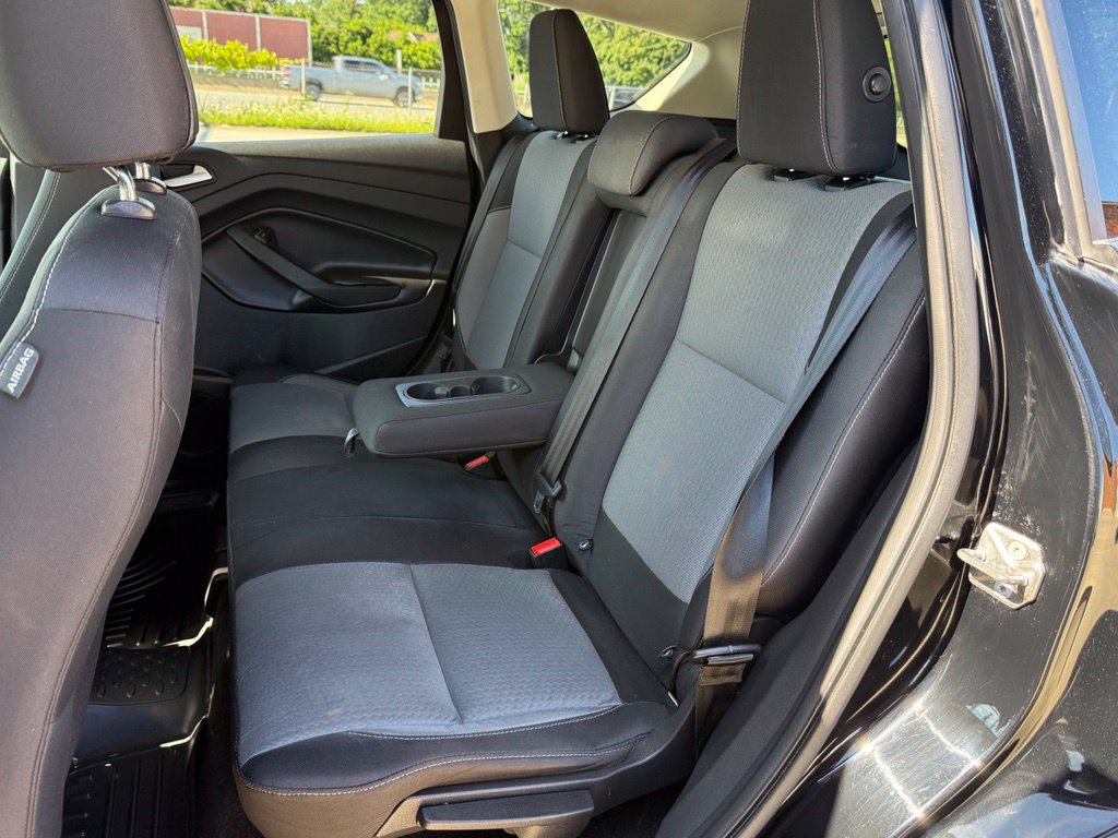 Used 2017 Ford Escape SE w/ Equipment Group 201A FWD image 19