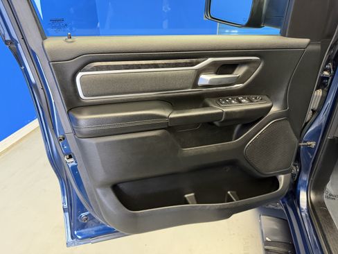 Used 2019 RAM 1500 Big Horn AWD/4WD image 11