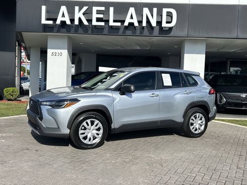 Used 2023 Toyota Corolla Cross L image 2