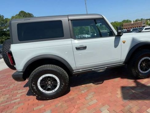 Used 2023 Ford Bronco Badlands w/ Sasquatch Package AWD/4WD image 2