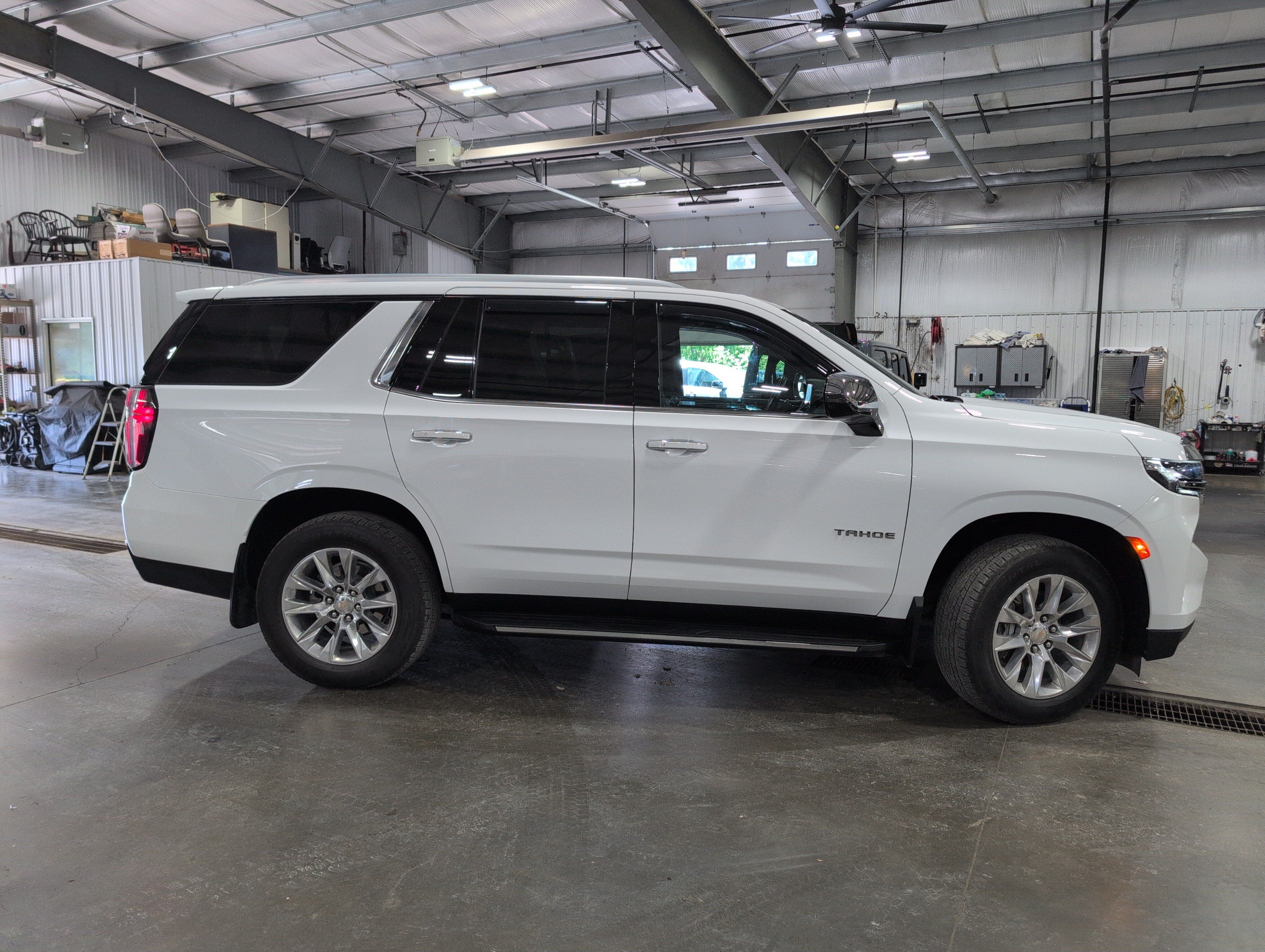 Used 2024 Chevrolet Tahoe Premier AWD/4WD image 2