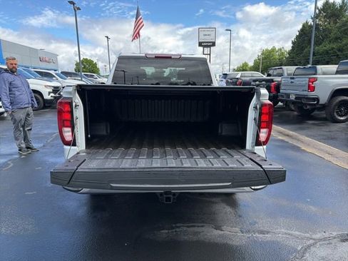 Used 2022 GMC Sierra 1500 SLE AWD/4WD image 10