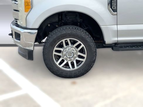 Used 2017 Ford F250 Lariat image 12