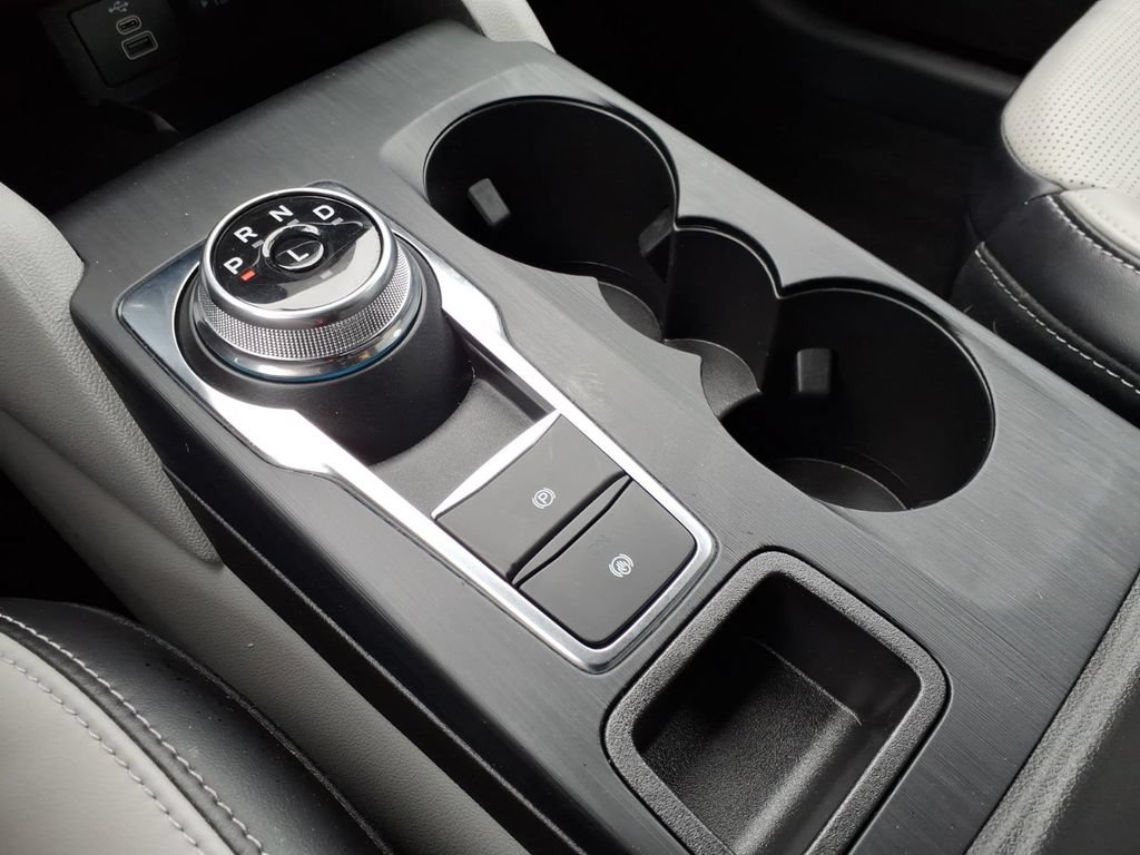 Used 2024 Ford Escape Platinum AWD/4WD image 27
