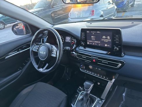 Used 2023 Kia Seltos S image 12
