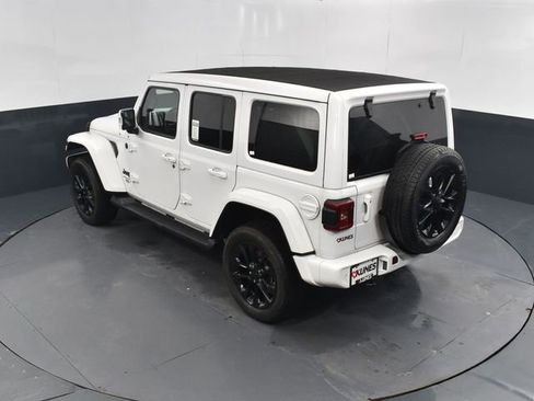 Used 2023 Jeep Wrangler Altitude image 43