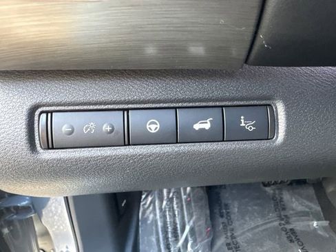 Used 2025 Nissan Pathfinder Platinum w/ Cargo Package AWD/4WD image 30