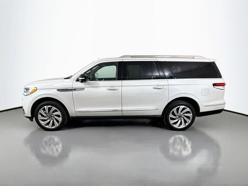 Used 2022 Lincoln Navigator L Reserve AWD/4WD image 4