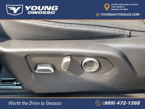 Used 2023 GMC Yukon Denali AWD/4WD image 9