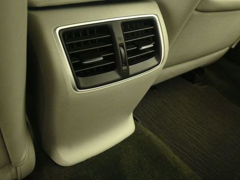 Used 2018 Acura TLX w/ Technology Package image 12