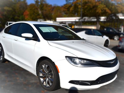 Used 2015 Chrysler 200 S w/ Navigation & Sound Group I image 7