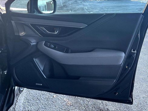 Certified 2025 Subaru Outback Onyx Edition XT image 14