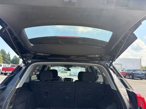 Used 2023 GMC Terrain SLE w/ Driver Convenience Package AWD/4WD image 9