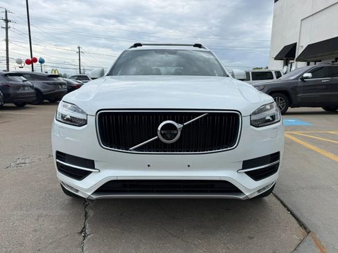 Used 2018 Volvo XC90 T6 Momentum w/ Convenience Package AWD/4WD image 4