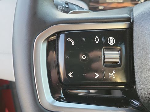 Used 2025 Land Rover Discovery Sport Dynamic SE AWD/4WD image 14