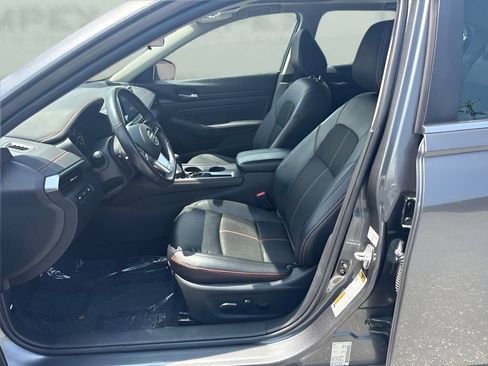Used 2021 Nissan Altima 2.5 SR w/ SR Premium Package FWD image 5