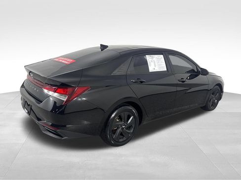 Used 2023 Hyundai Elantra SEL w/ Cargo Package FWD image 7