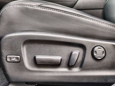 Used 2022 Lexus RX 450h AWD w/ Luxury Package image 17