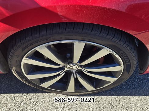 Used 2014 Volkswagen Beetle R-Line image 9