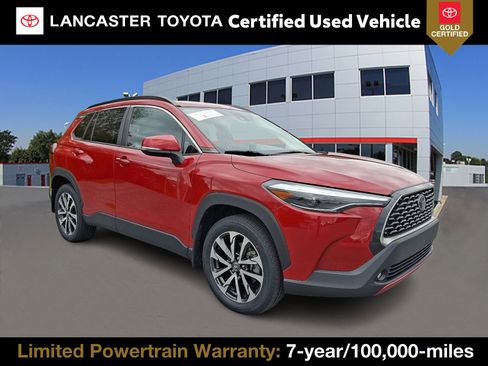 Certified 2022 Toyota Corolla Cross XLE image 1