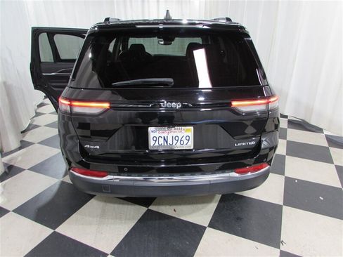Used 2023 Jeep Grand Cherokee Limited AWD/4WD image 39
