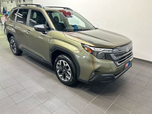Used 2026 Subaru Forester Premium AWD/4WD image 2