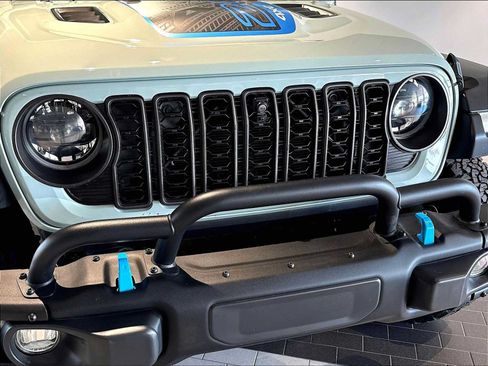 Used 2023 Jeep Wrangler Unlimited Rubicon 4xe AWD/4WD image 31