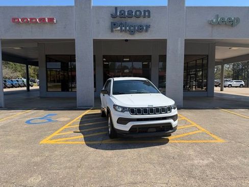 Used 2025 Jeep Compass Sport image 1