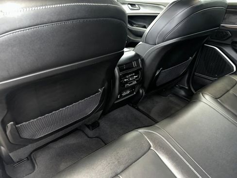 Used 2023 Jeep Grand Cherokee Limited w/ Black Appearance Package image 21