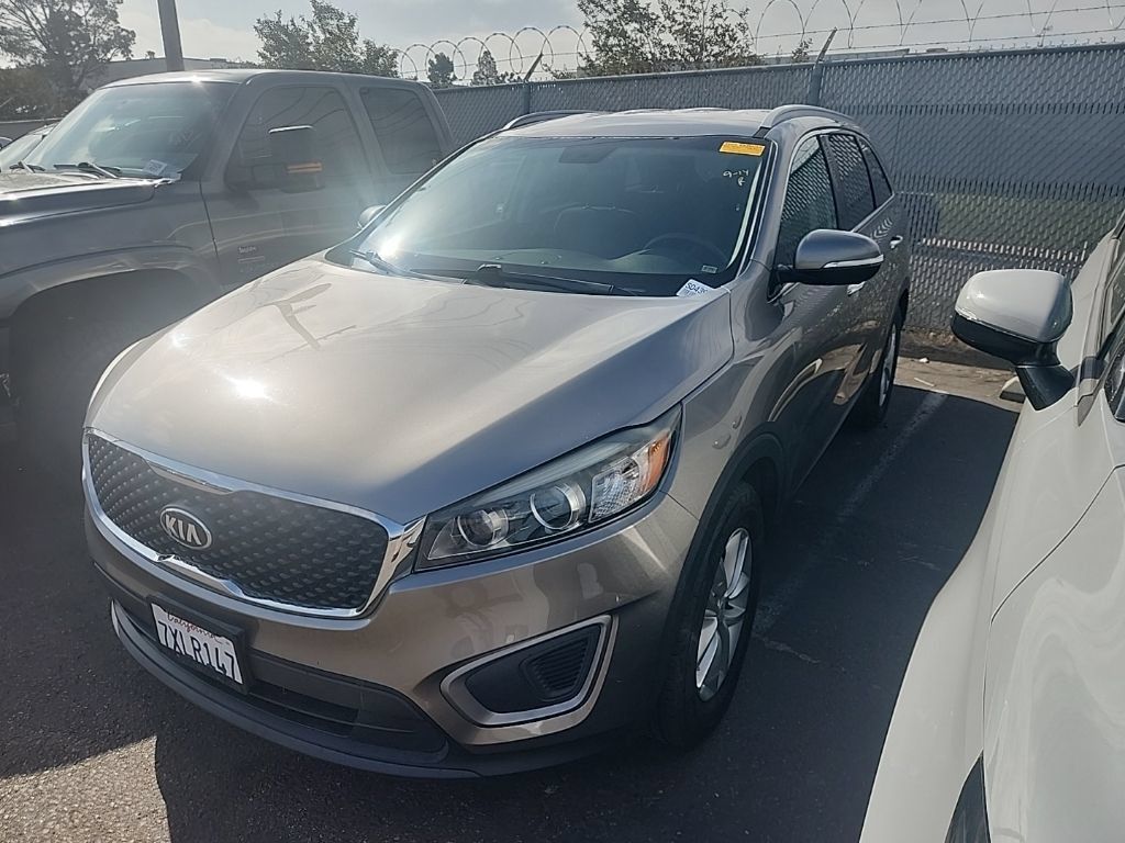 Used 2017 Kia Sorento LX w/ LX V6 Convenience Package FWD image 4