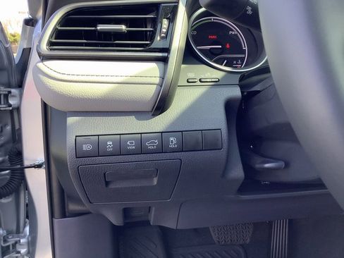 Used 2023 Toyota Camry XLE image 15