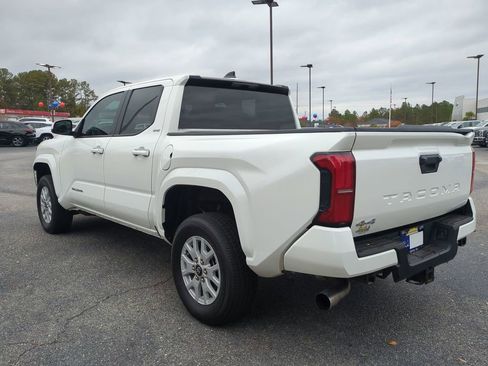 Used 2024 Toyota Tacoma SR5 image 6