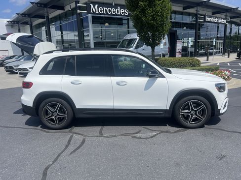 Certified 2025 Mercedes-Benz GLB 250 4MATIC image 11