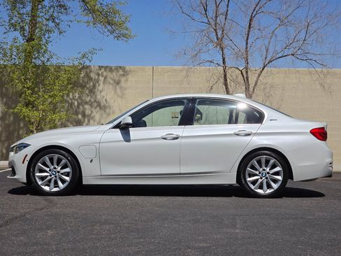 Used 2017 BMW 330e image 7