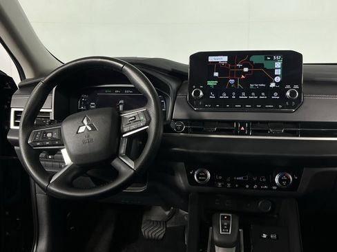 Used 2023 Mitsubishi Outlander SEL image 18
