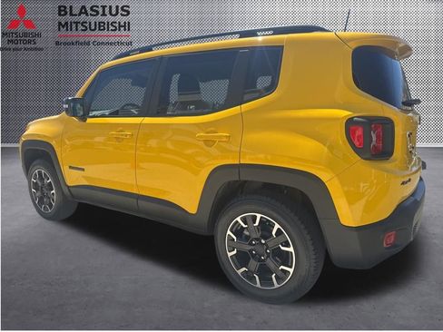 Used 2023 Jeep Renegade Latitude AWD/4WD image 15