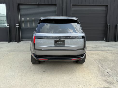Used 2024 Land Rover Range Rover SE AWD/4WD image 4