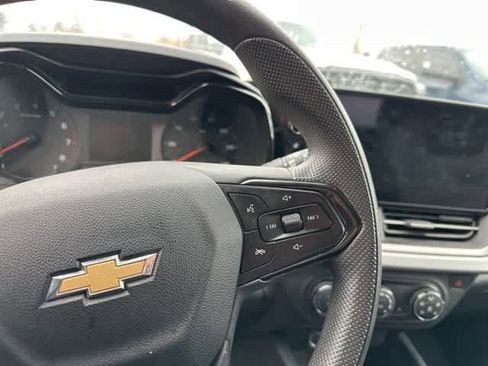 Used 2024 Chevrolet Trax LS w/ LS Convenience Package image 8