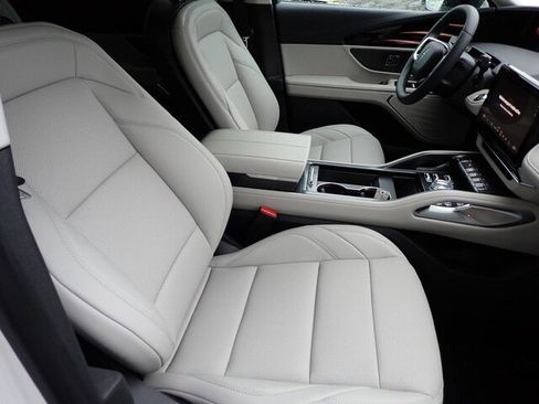 New 2026 Lincoln Nautilus Premier image 33