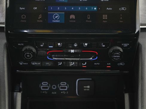 Used 2024 Jeep Grand Cherokee Limited w/ Luxury Tech Group II AWD/4WD image 19