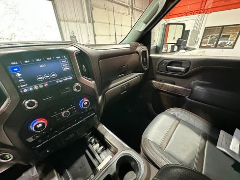 Used 2020 GMC Sierra 3500 Denali w/ Denali Ultimate Package AWD/4WD image 25