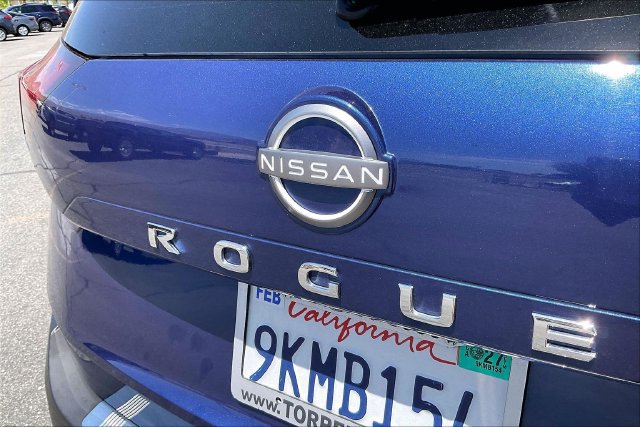 Used 2023 Nissan Rogue SV FWD image 31