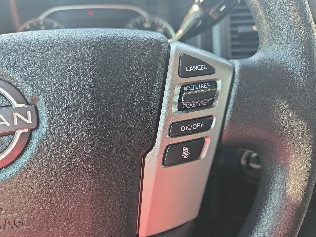 Used 2024 Nissan Titan SV AWD/4WD image 13